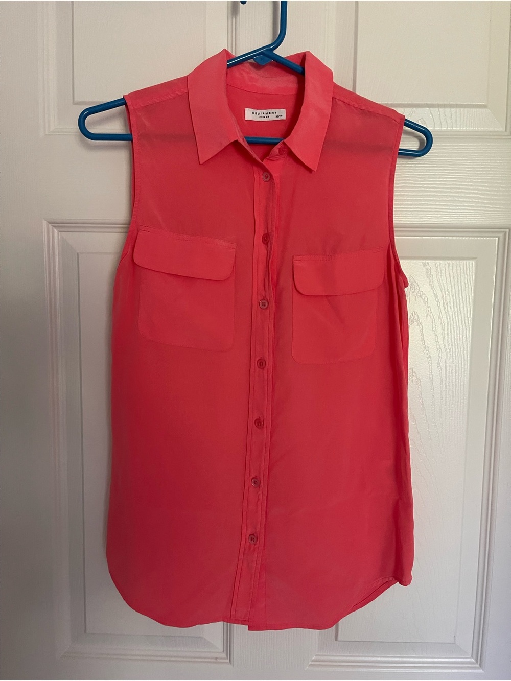 Equipment • Signature Slim Sleeveless Top Blouse Size XS Coral
